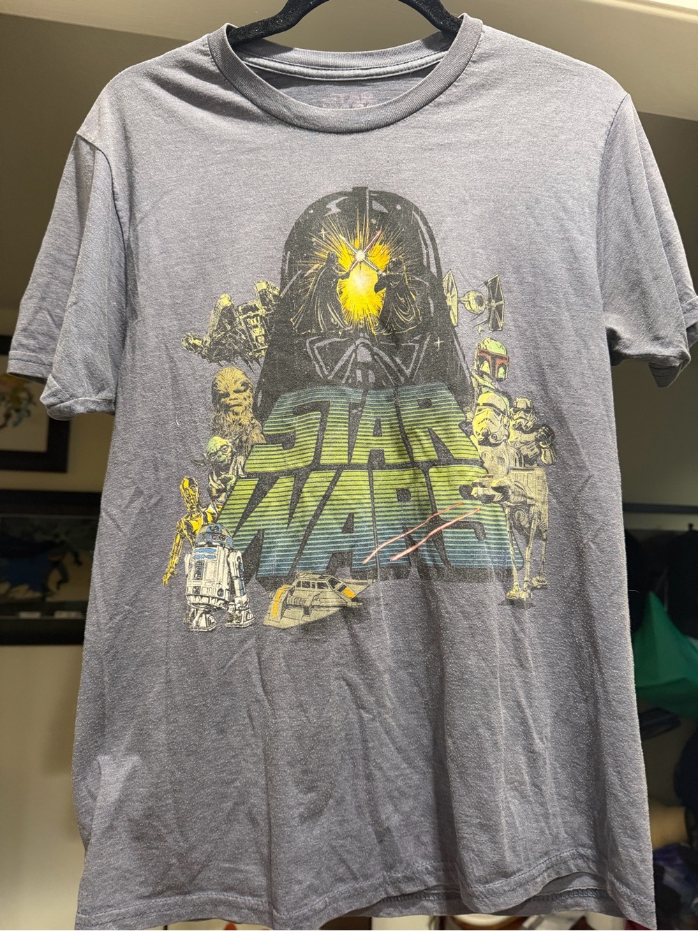 Star Wars Men's Gray Graphic Tee with Yellow & Green Logo